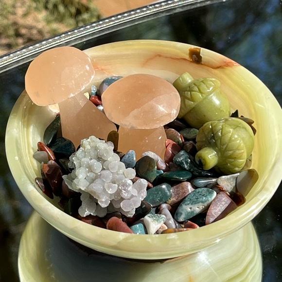 Banded Green Onyx Bowl, Selenite Mushrooms, Grape Agate, Ocean Jasper Chips - Picture 3 of 16